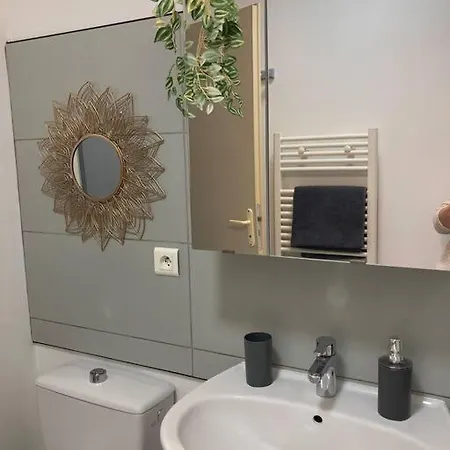 Chez Karine 6 *