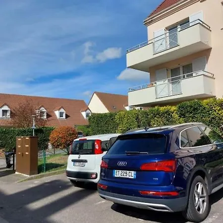 Apartment Chez Karine 6 *
